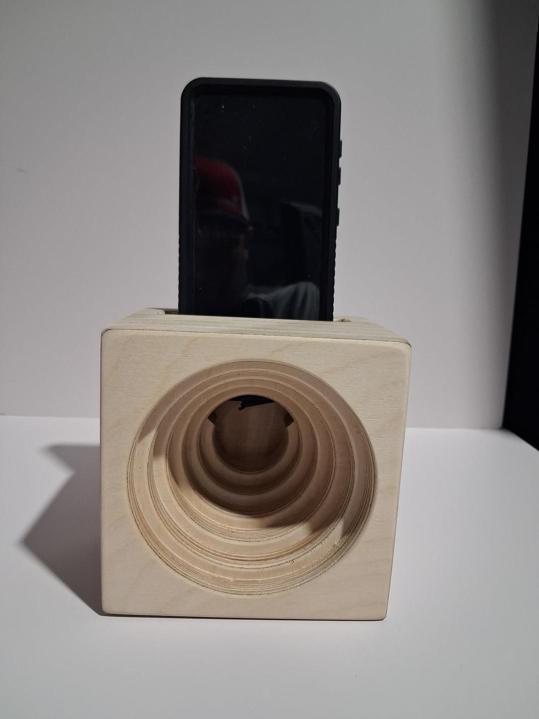 The Phamp -- Wood phone speaker amplifier
